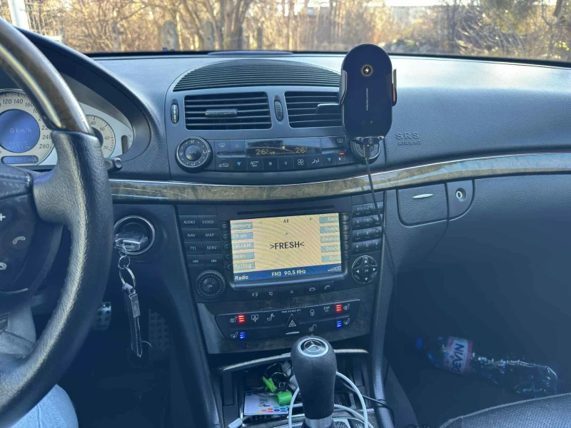 Mercedes-Benz E 500 5.0 Газ, снимка 5 - Автомобили и джипове - 52956831