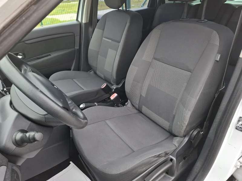 Renault Scenic 1.5 dci, снимка 15 - Автомобили и джипове - 53528472