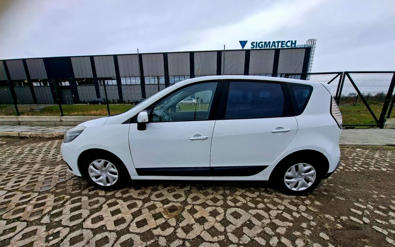 Renault Scenic 1.5 dci, снимка 17 - Автомобили и джипове - 53528472