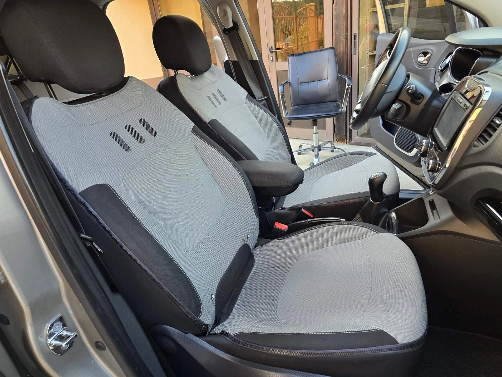 Renault Captur TCe Intense | | |  | Mobile.bg   11