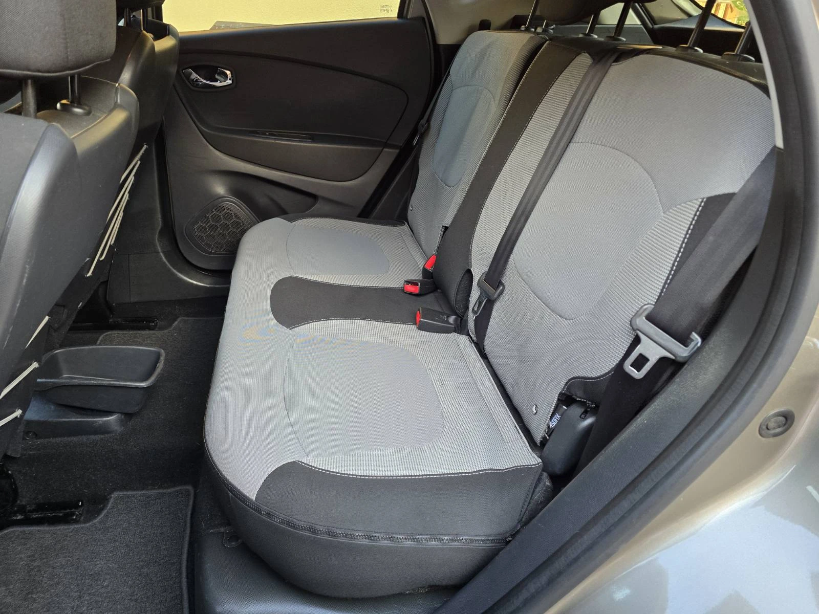 Renault Captur TCe Intense | | |  | Mobile.bg   17