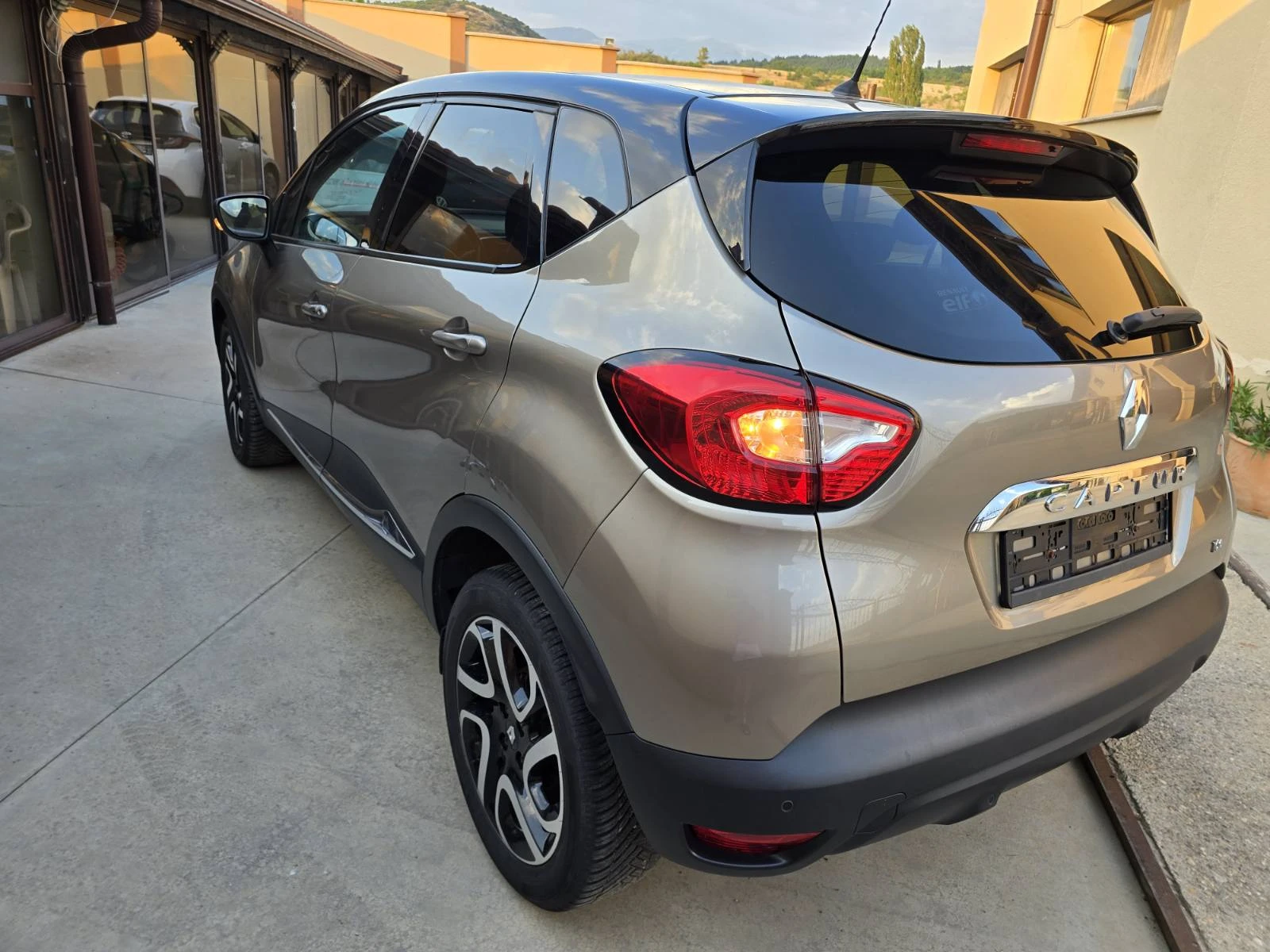 Renault Captur TCe Intense | Навигация| Камера| Безключово - изображение 7