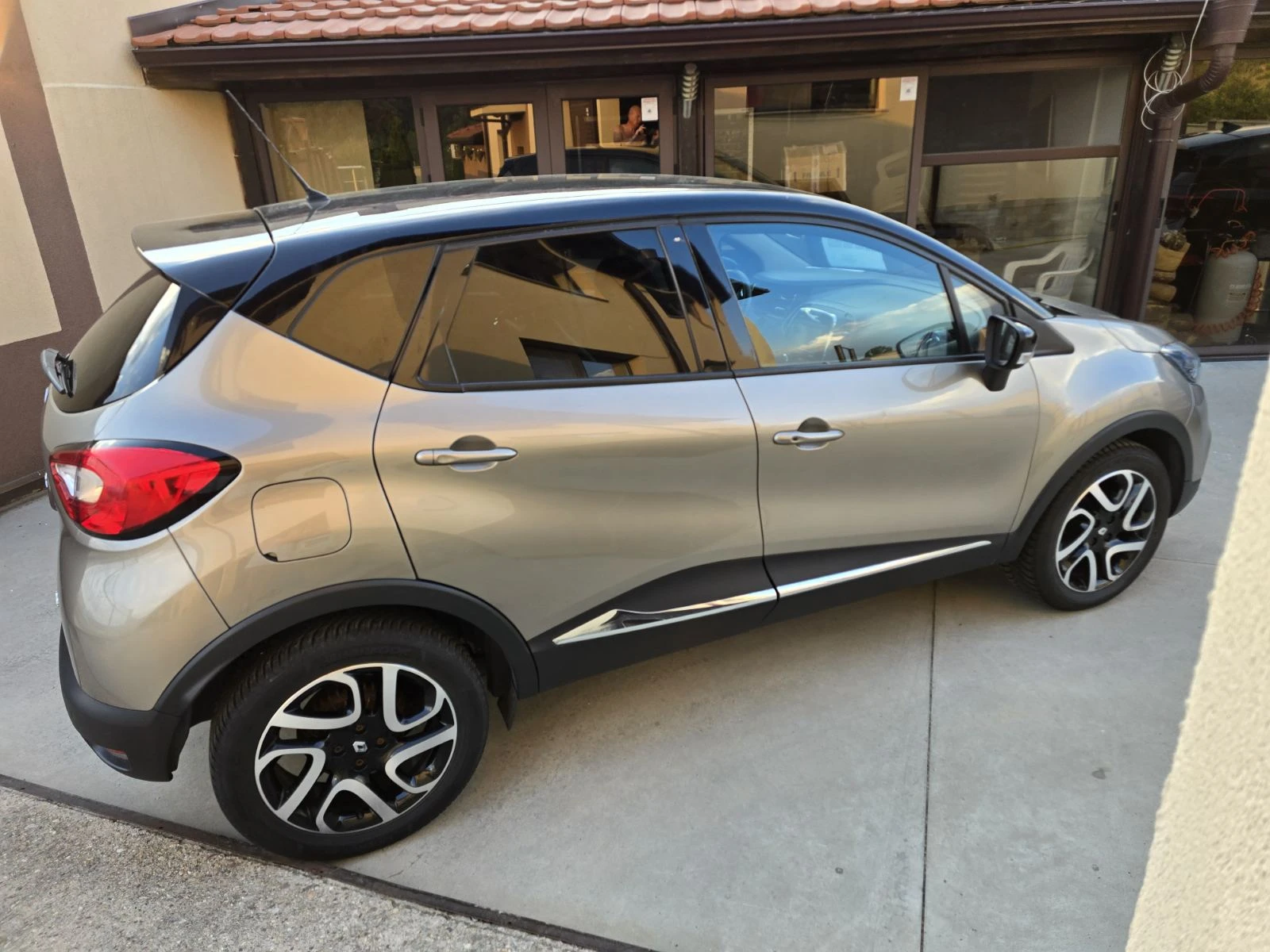Renault Captur TCe Intense | Навигация| Камера| Безключово - изображение 4