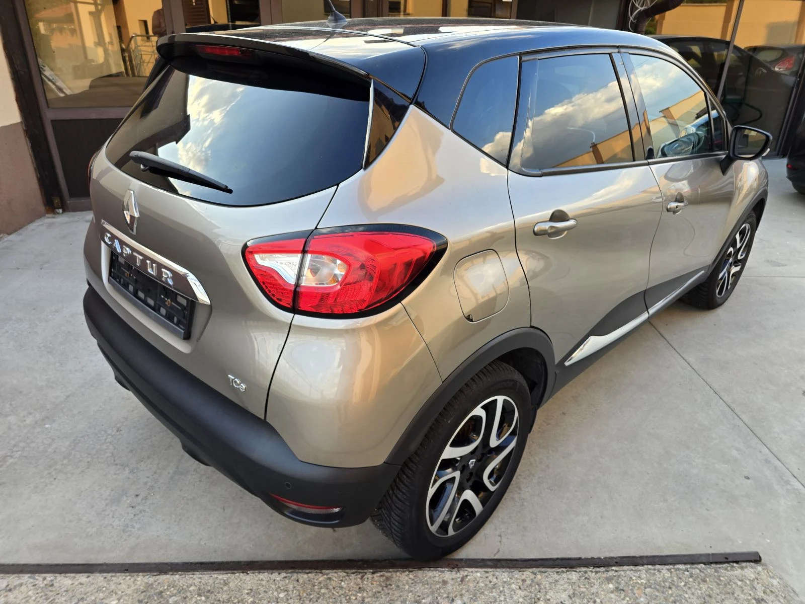 Renault Captur TCe Intense | Навигация| Камера| Безключово - изображение 5
