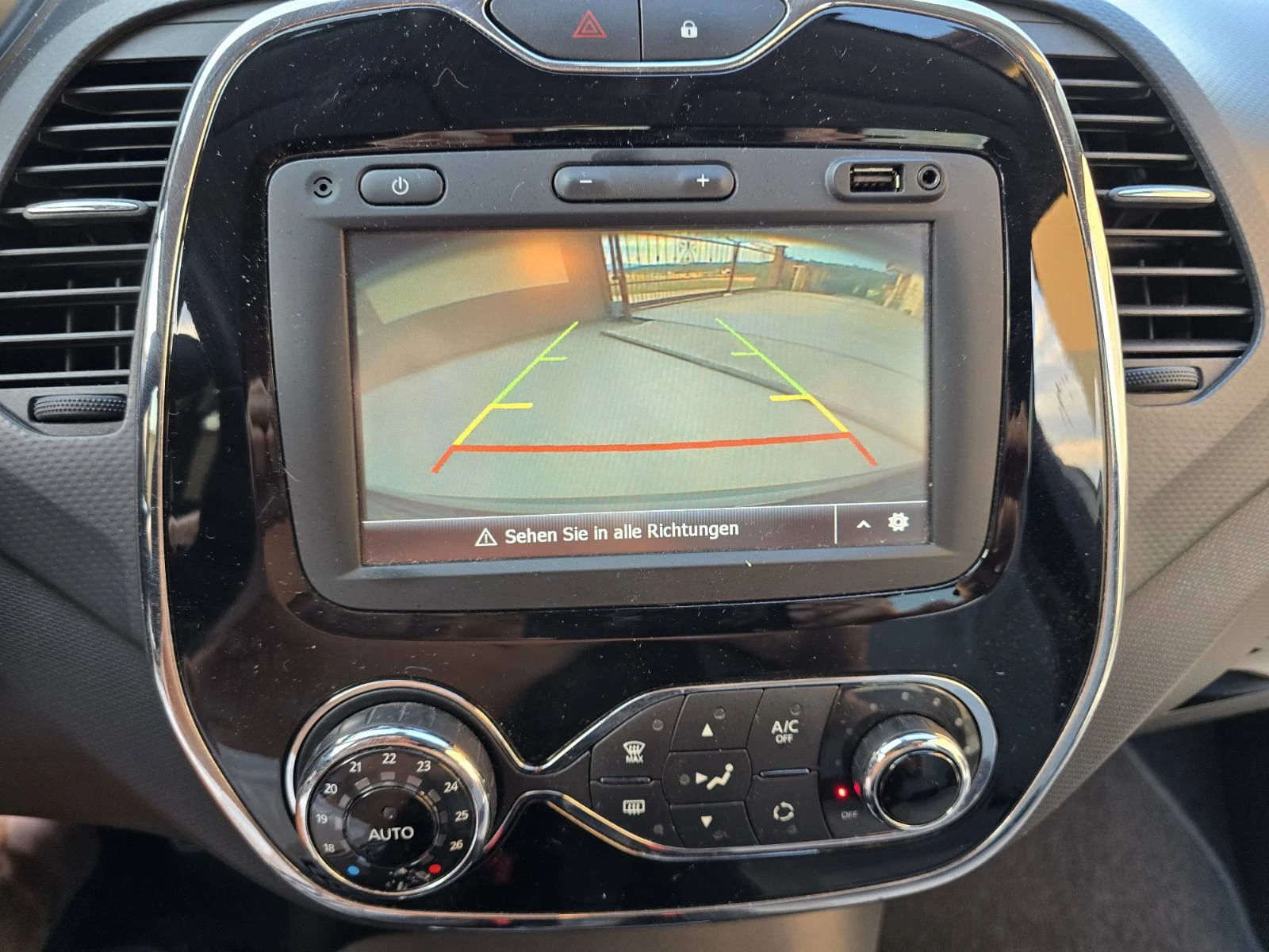 Renault Captur TCe Intense | | |  | Mobile.bg   12