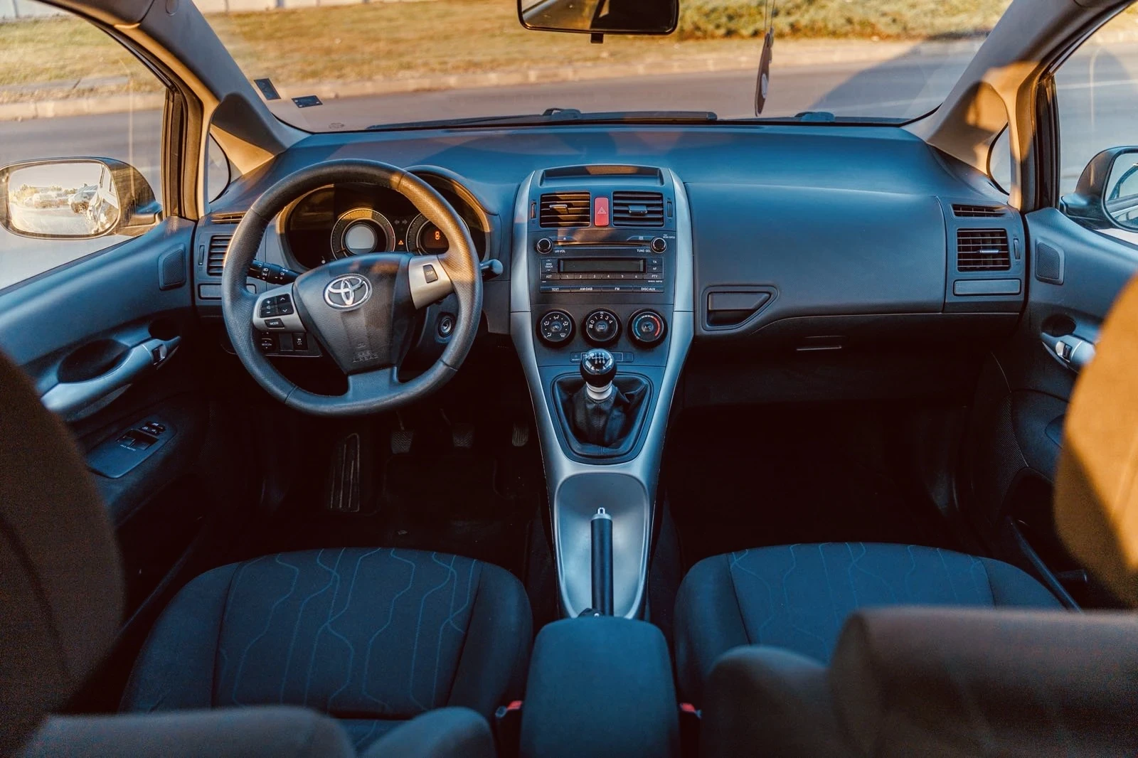 Toyota Auris 1.3 VVT-i - изображение 8