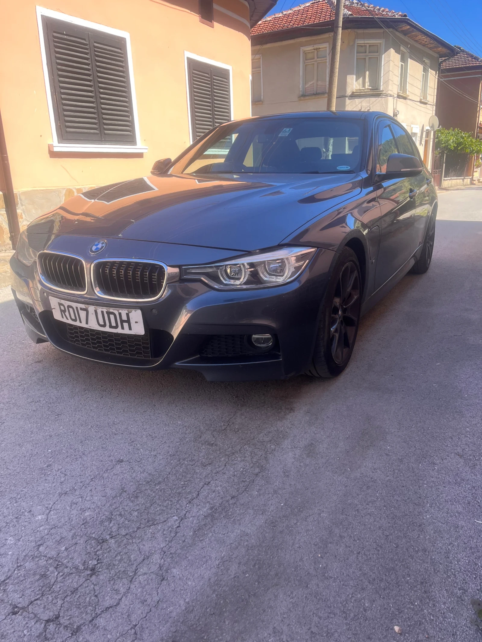 BMW 330 Plug-In Hybrid - изображение 2