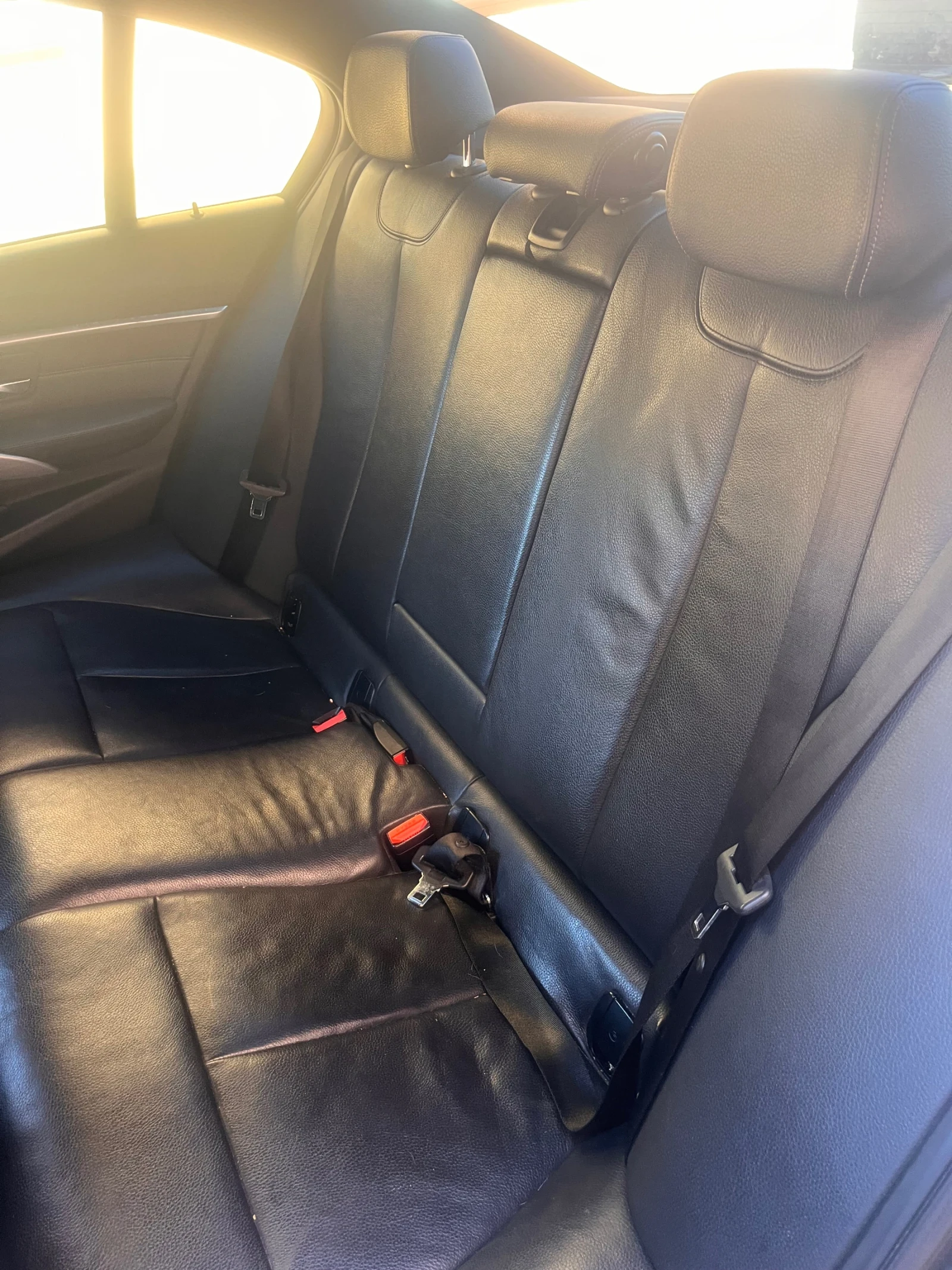 BMW 330 Plug-In Hybrid - изображение 10