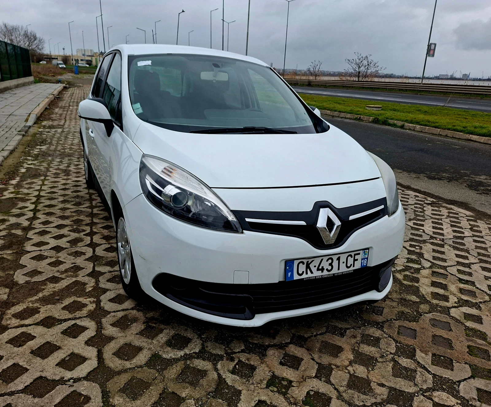 Renault Scenic 1.5 dci - изображение 4