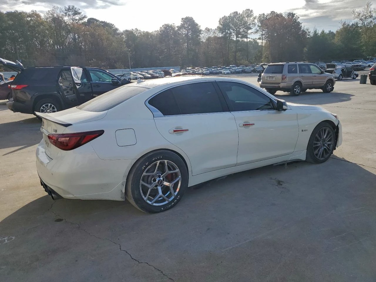 Infiniti Q50 3l Red Sport 400 - изображение 3