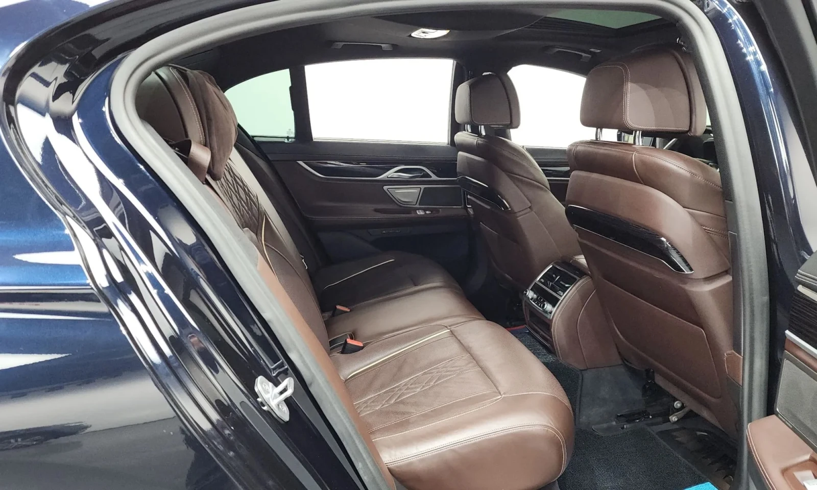 BMW 740 7 Series (G11) 740D xDrive M Sports, снимка 11 - Автомобили и джипове - 53708792