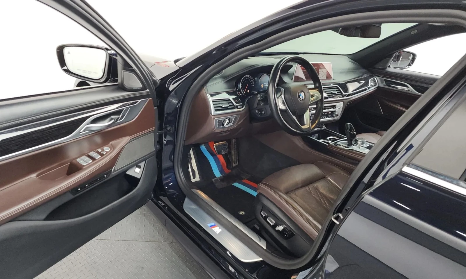 BMW 740 7 Series (G11) 740D xDrive M Sports, снимка 9 - Автомобили и джипове - 53708792