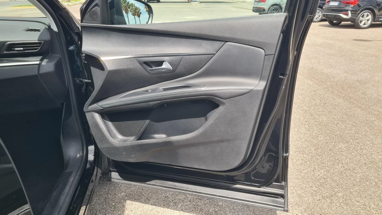 Peugeot 5008 BlueHDi SeS EAT8 GT, снимка 12 - Автомобили и джипове - 54243944