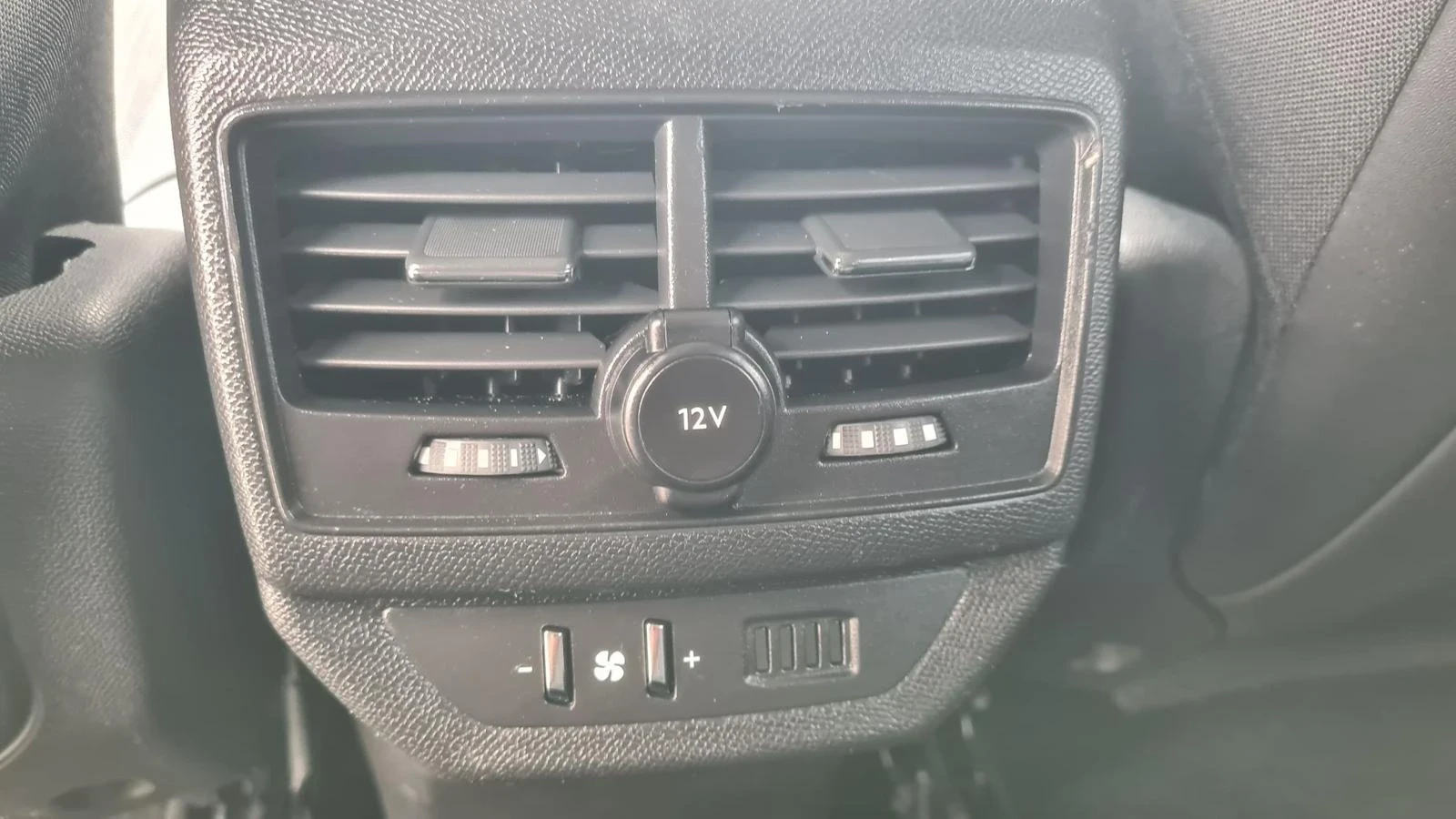 Peugeot 5008 BlueHDi SeS EAT8 GT, снимка 17 - Автомобили и джипове - 54243944