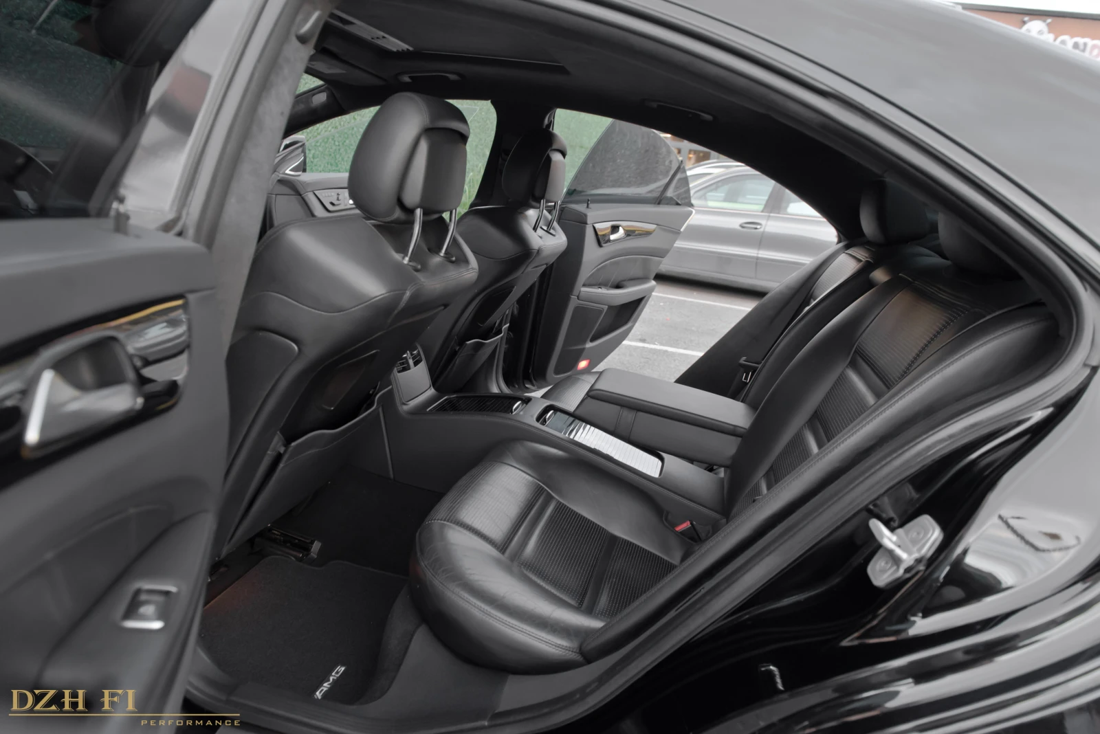 Mercedes-Benz CLS 63 AMG DISTRONIC/HARMAN/KARDON/ШИБЕДАХ/ПОДГРЕВ/ОБДУХВАНЕ, снимка 12 - Автомобили и джипове - 54943788