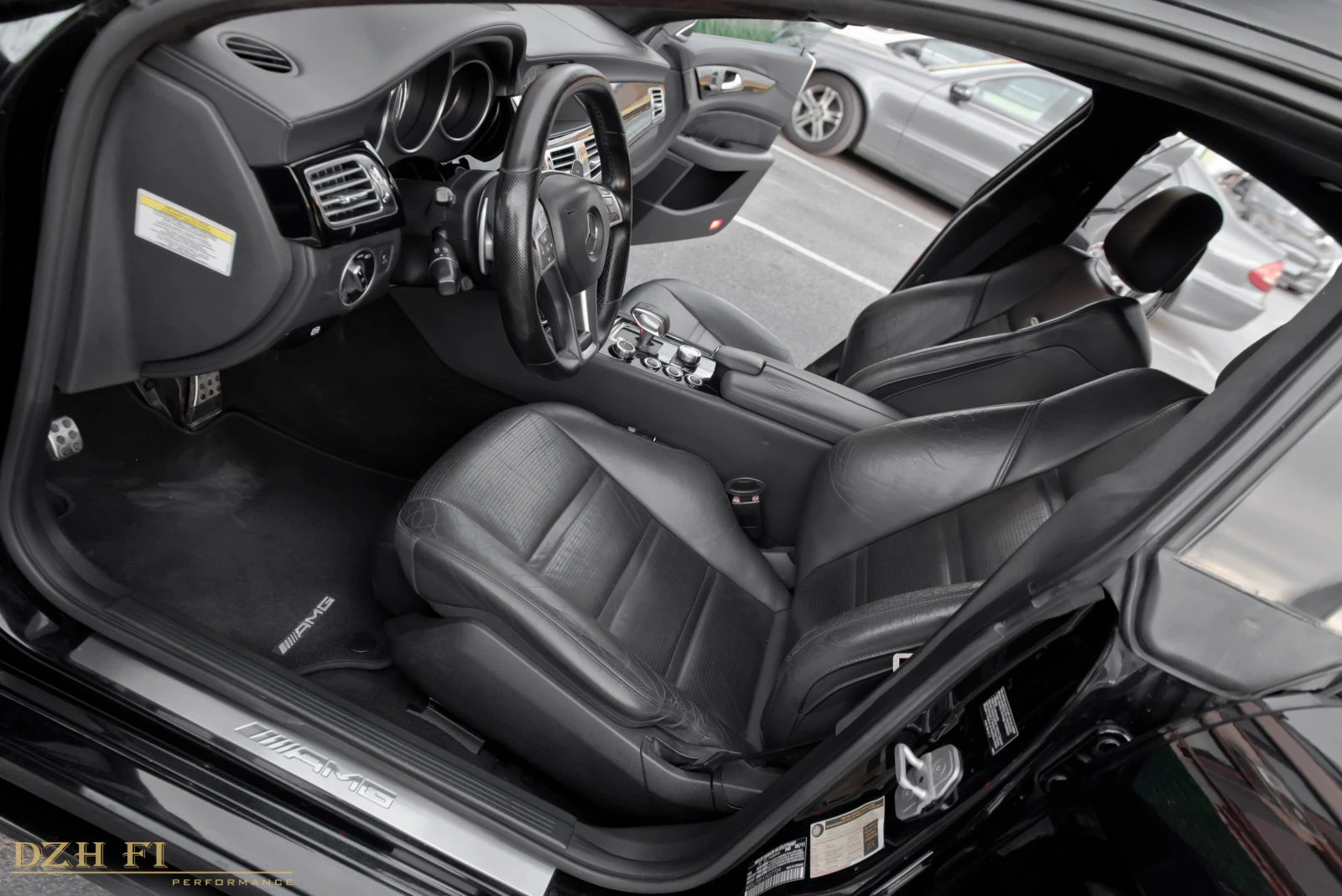 Mercedes-Benz CLS 63 AMG DISTRONIC/HARMAN/KARDON/ШИБЕДАХ/ПОДГРЕВ/ОБДУХВАНЕ, снимка 9 - Автомобили и джипове - 54943788