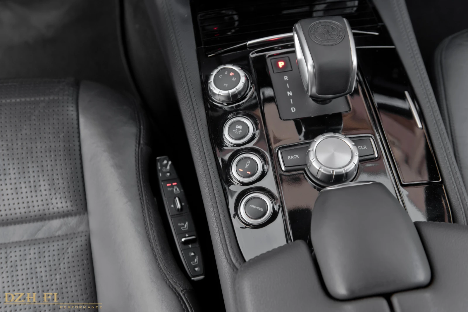 Mercedes-Benz CLS 63 AMG DISTRONIC/HARMAN/KARDON/ШИБЕДАХ/ПОДГРЕВ/ОБДУХВАНЕ, снимка 17 - Автомобили и джипове - 54943788