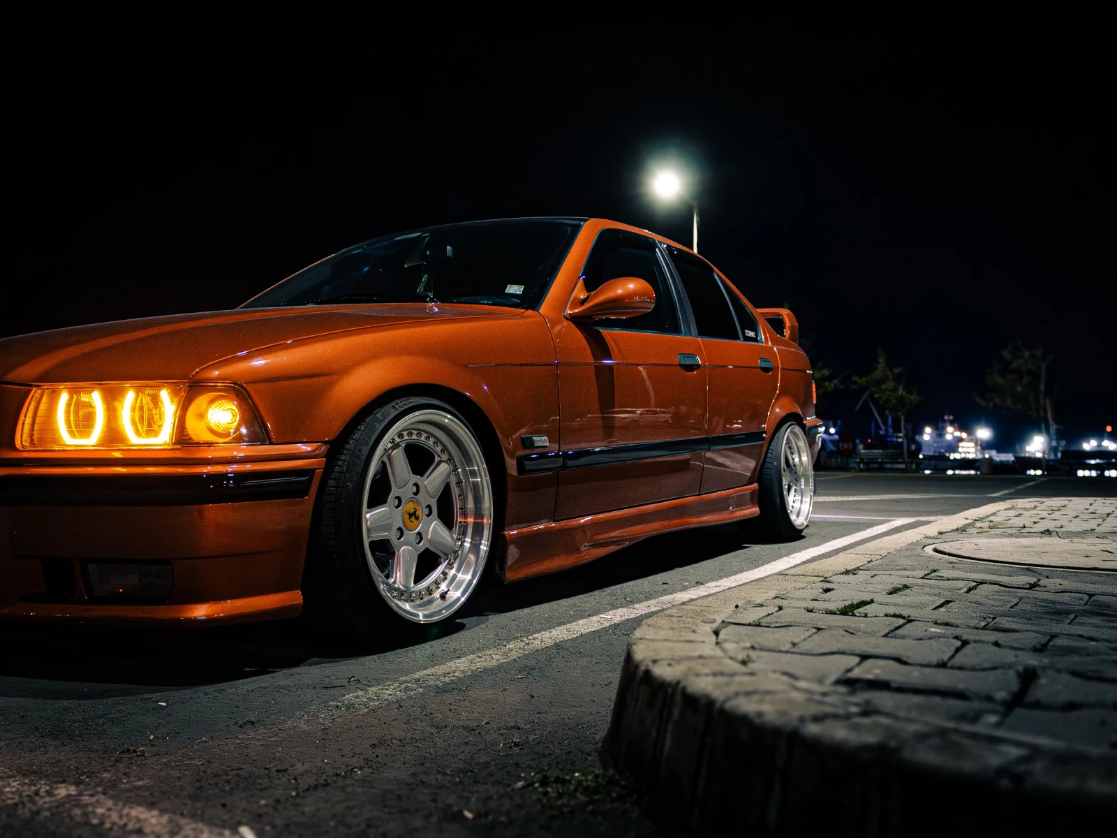 BMW 318 i, снимка 2 - Автомобили и джипове - 55003658