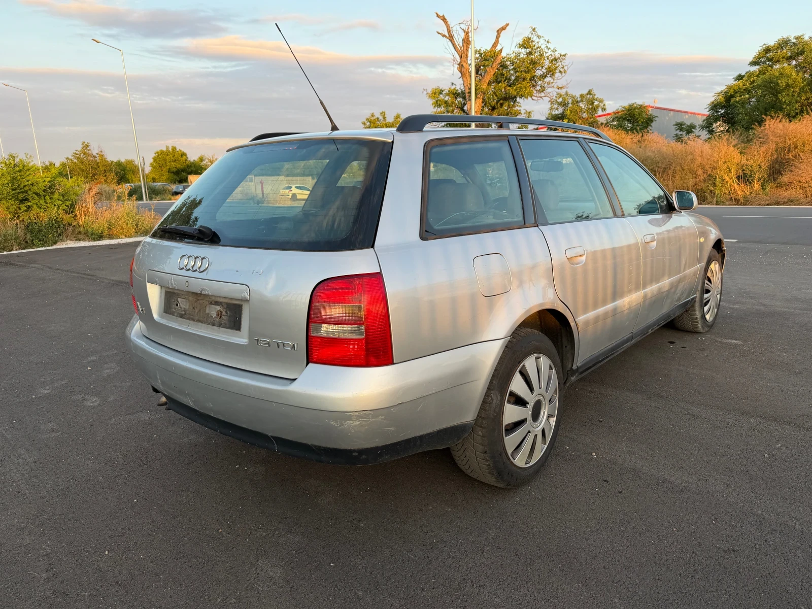 Audi A4 1.9 TDI 110к.с., снимка 3 - Автомобили и джипове - 55237014