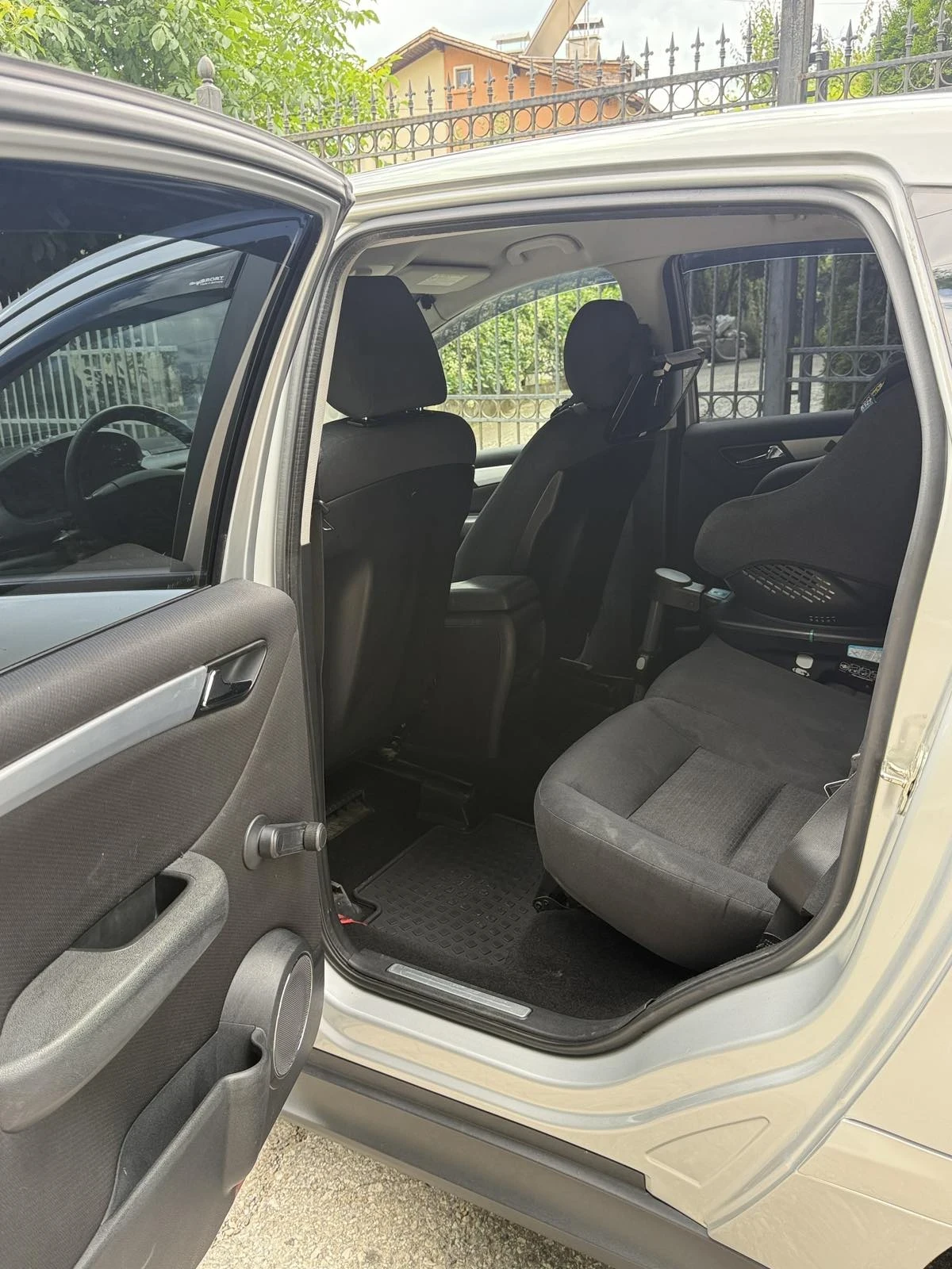 Mercedes-Benz B 180, снимка 12 - Автомобили и джипове - 55264870