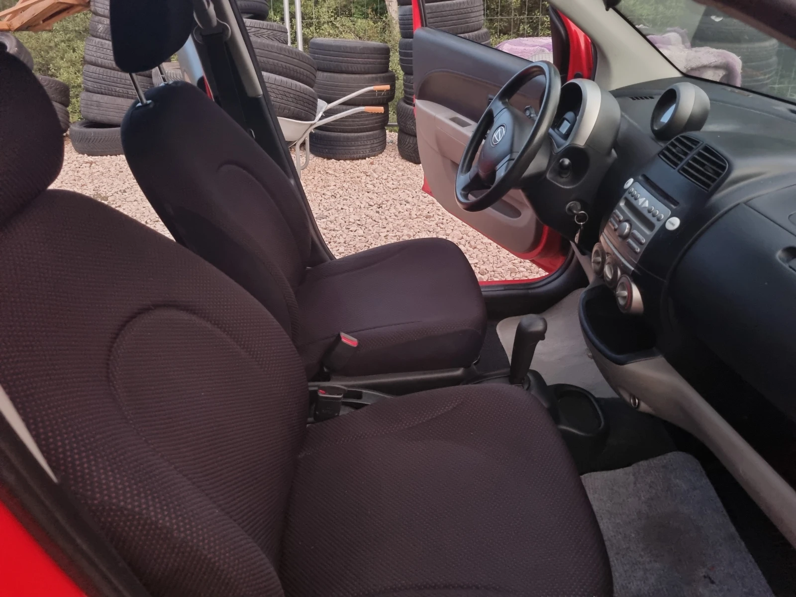 Daihatsu Sirion 1.3vvti.4X4 AUTOMATT, снимка 9 - Автомобили и джипове - 55269554