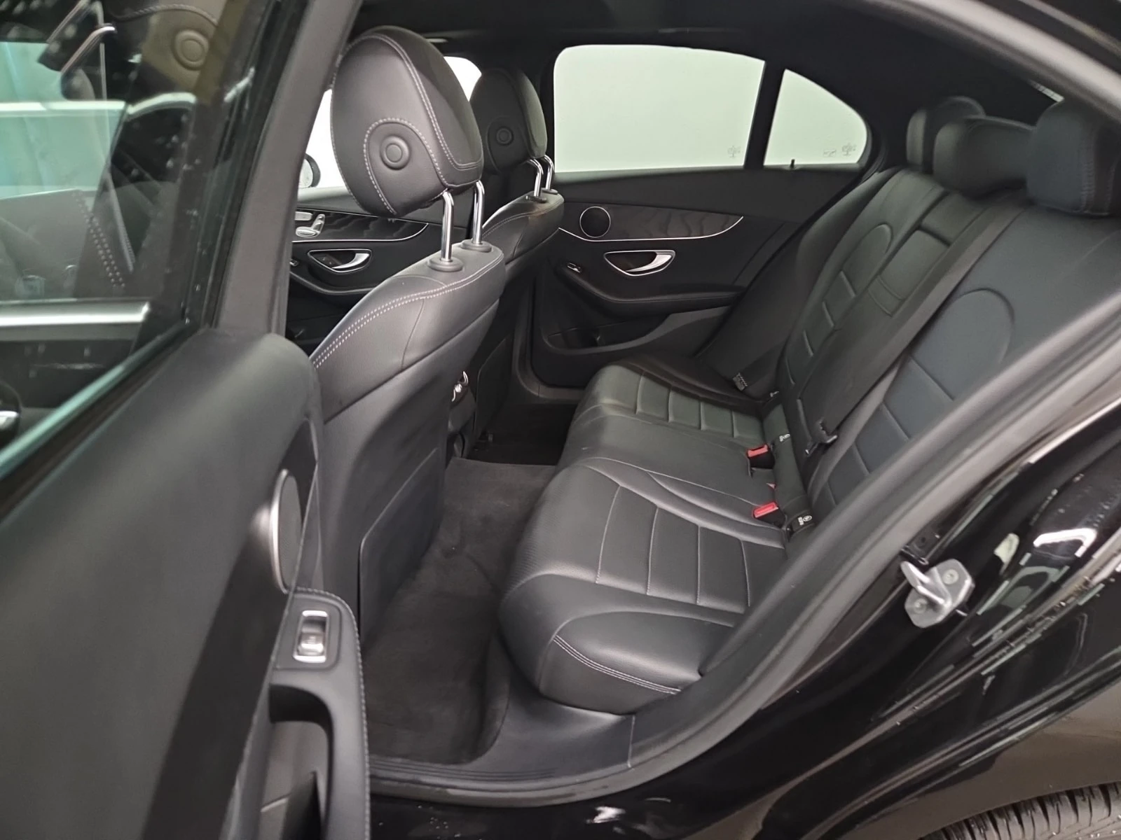 Mercedes-Benz C 300 * CARFAX * 2 КЛЮЧА * ПАНОРАМА * АМГ ПАКЕТ, снимка 13 - Автомобили и джипове - 55845123