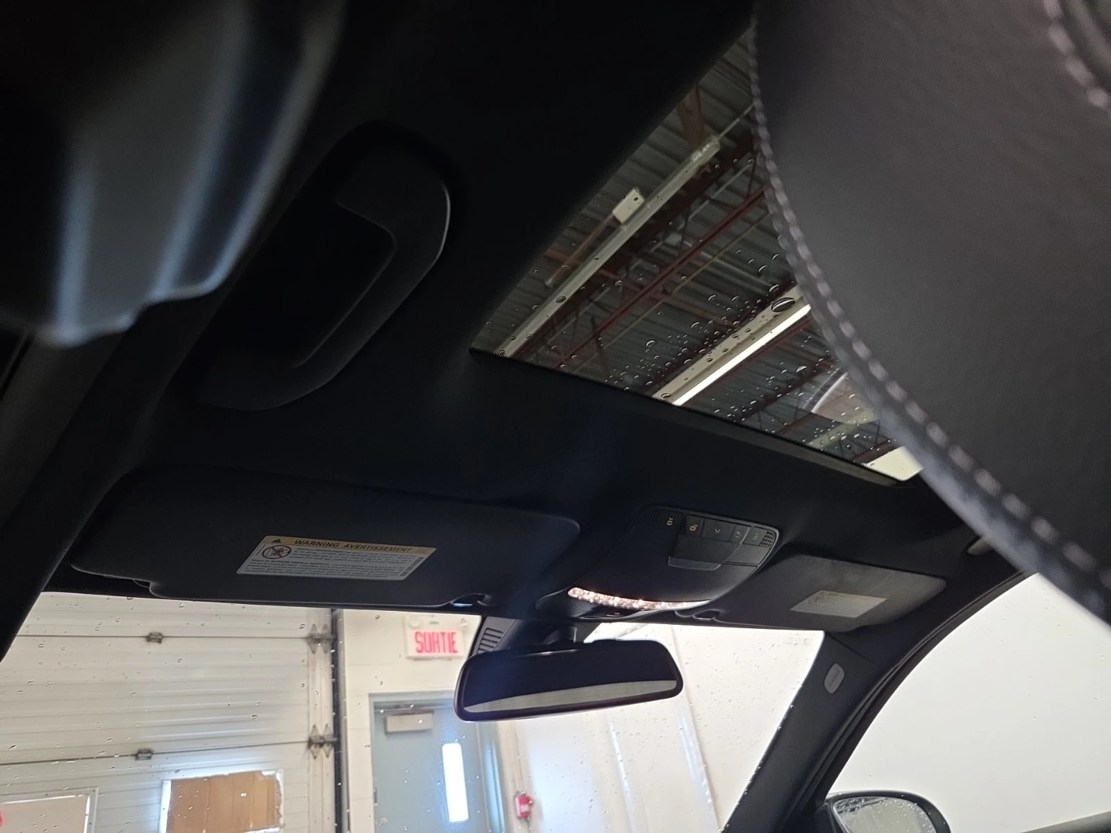 Mercedes-Benz C 300 * CARFAX * 2 КЛЮЧА * ПАНОРАМА * АМГ ПАКЕТ, снимка 14 - Автомобили и джипове - 55845123