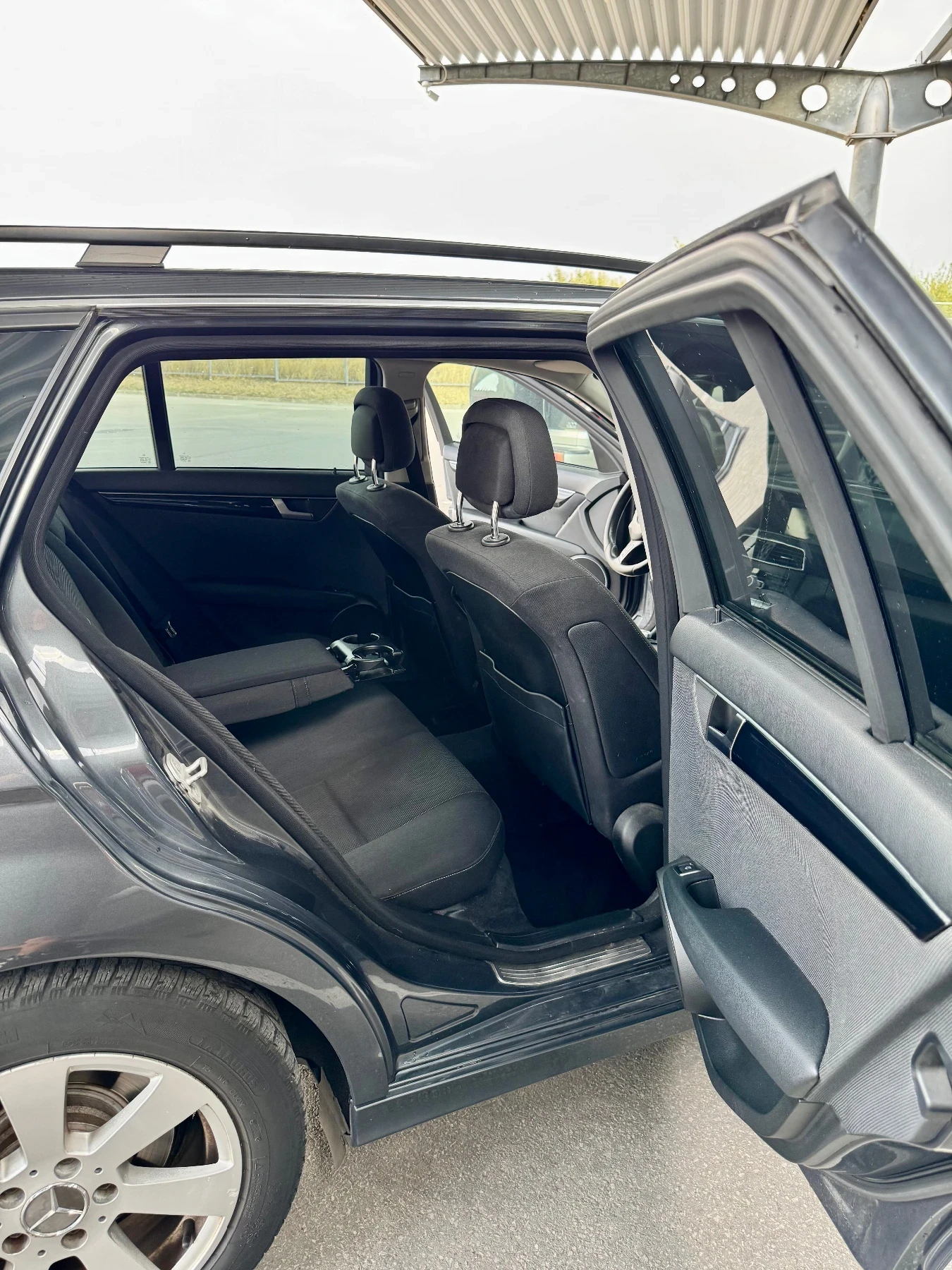 Mercedes-Benz C 220 2.2 CDI, снимка 12 - Автомобили и джипове - 55931660