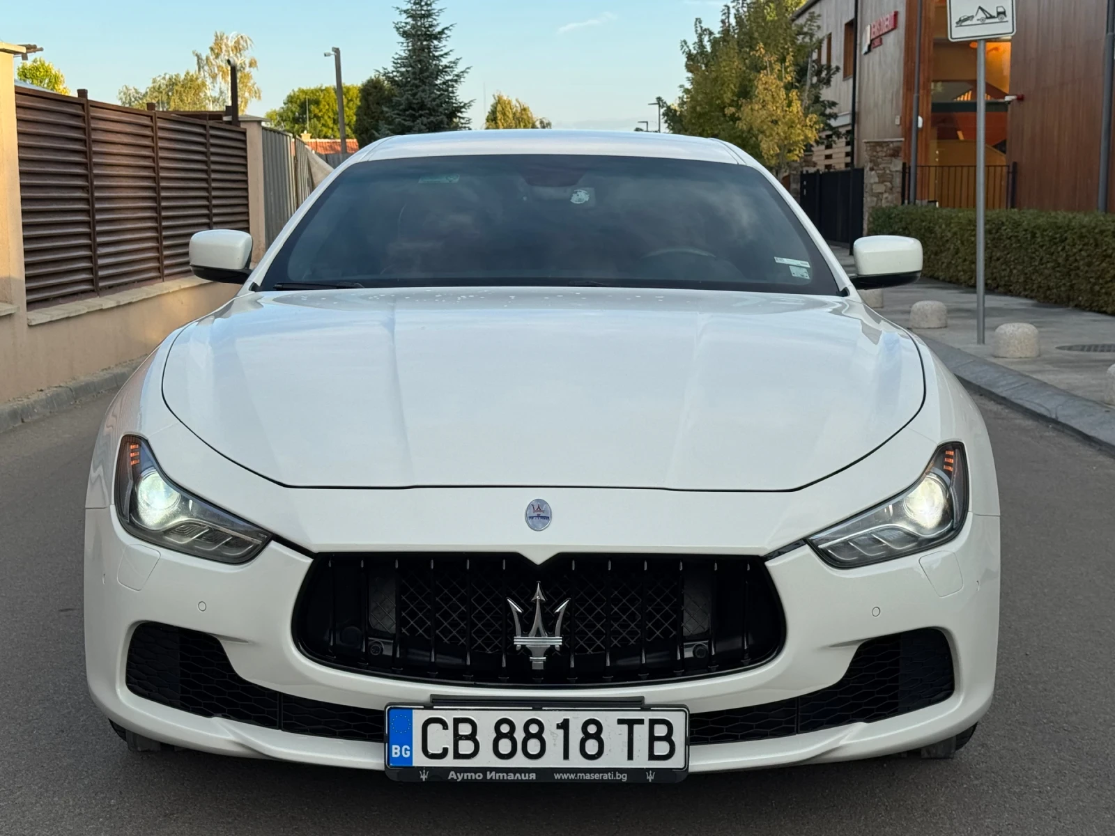Maserati Ghibli INDIVIDUAL / КАРБОН / ОБДУХВАНЕ / ПОДГРЕВ / HARMAN, снимка 2 - Автомобили и джипове - 56318690