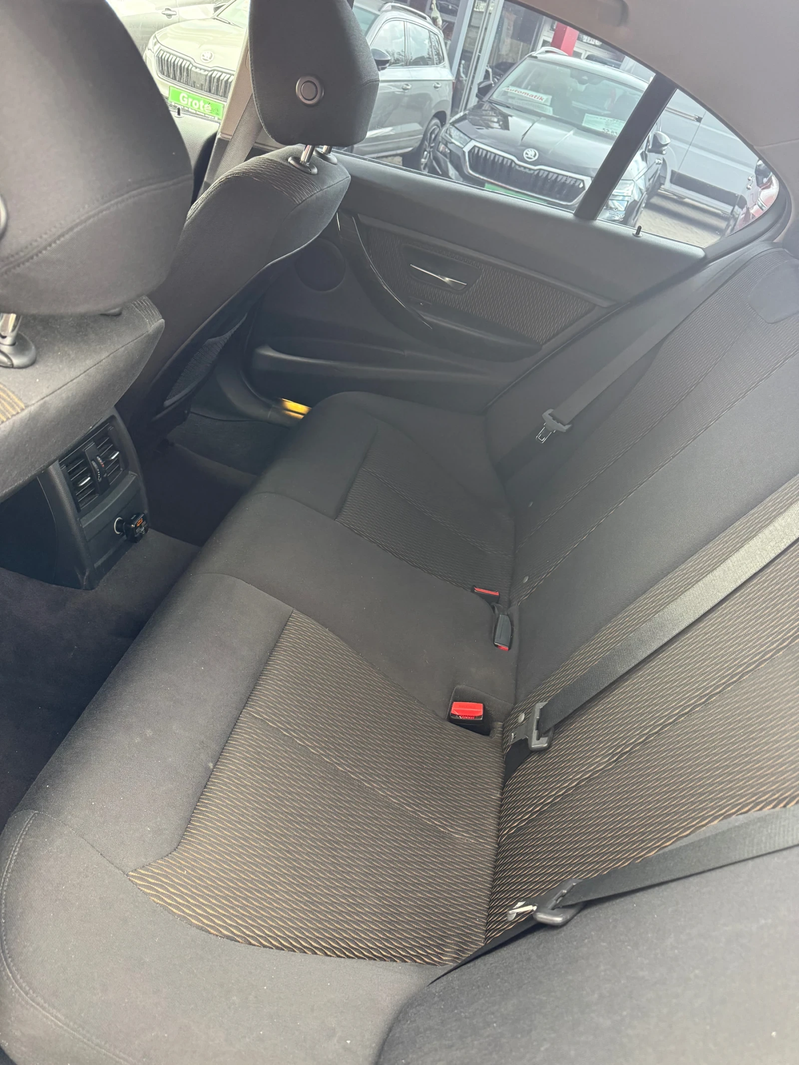 BMW 320, снимка 6 - Автомобили и джипове - 56350737