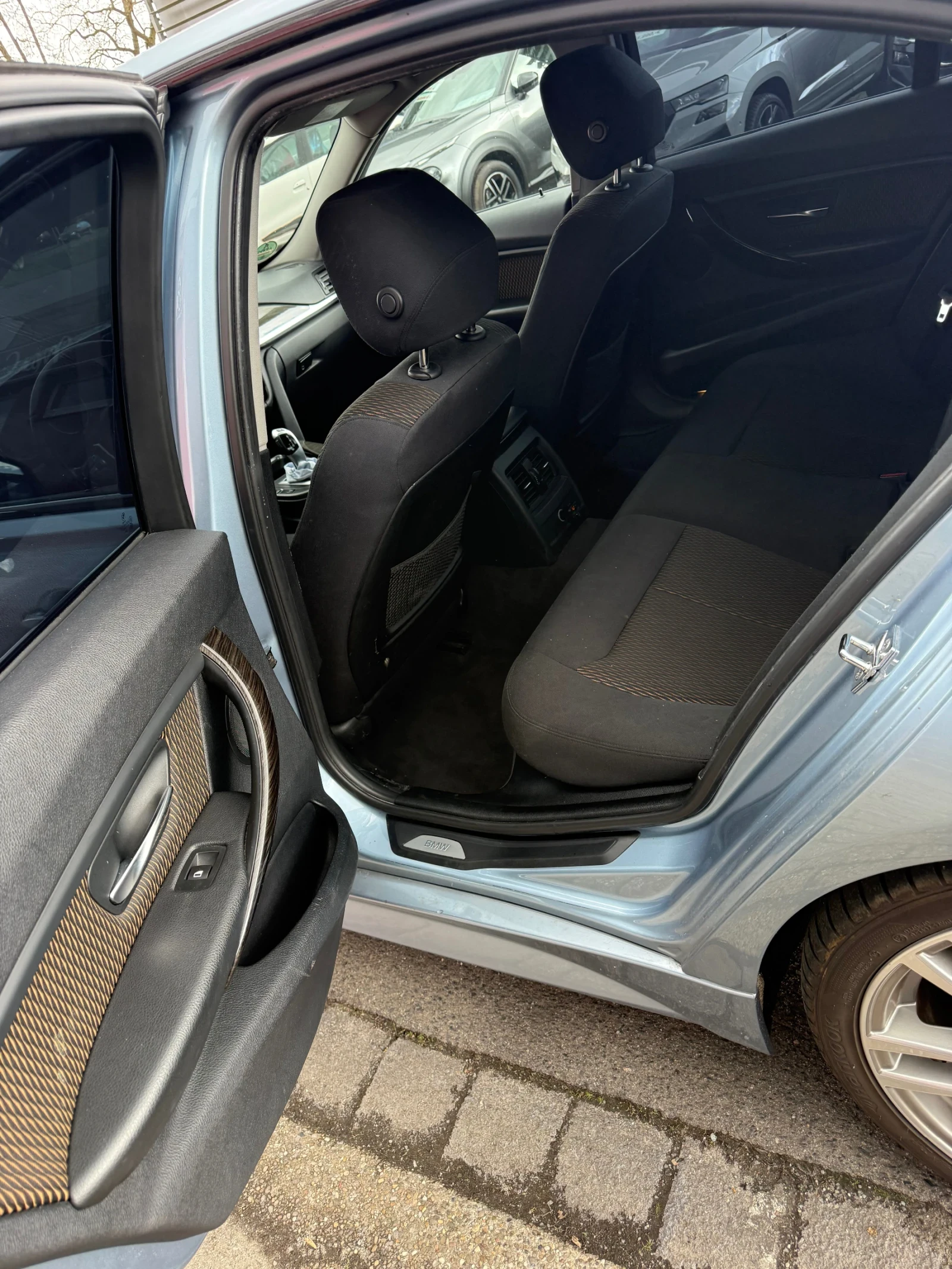 BMW 320, снимка 8 - Автомобили и джипове - 56350737