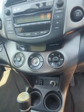 Обява за продажба на Toyota Rav4 2.2 d4d ~10 000 лв. - изображение 11