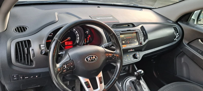 Kia Sportage, снимка 8 - Автомобили и джипове - 48538690