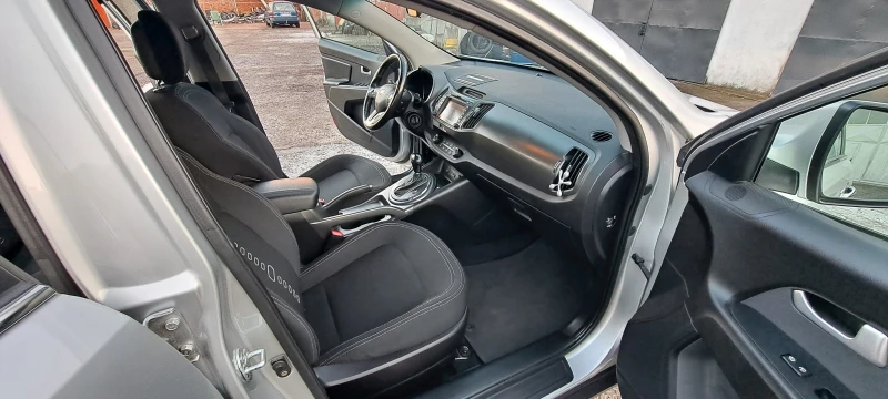 Kia Sportage, снимка 12 - Автомобили и джипове - 48538690