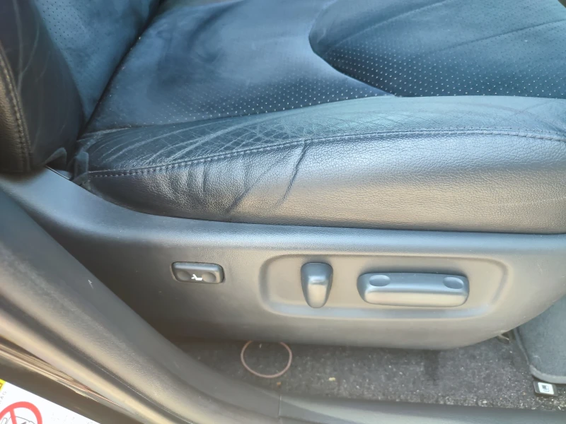 Toyota Rav4 2.2 d4d, снимка 11 - Автомобили и джипове - 51376849