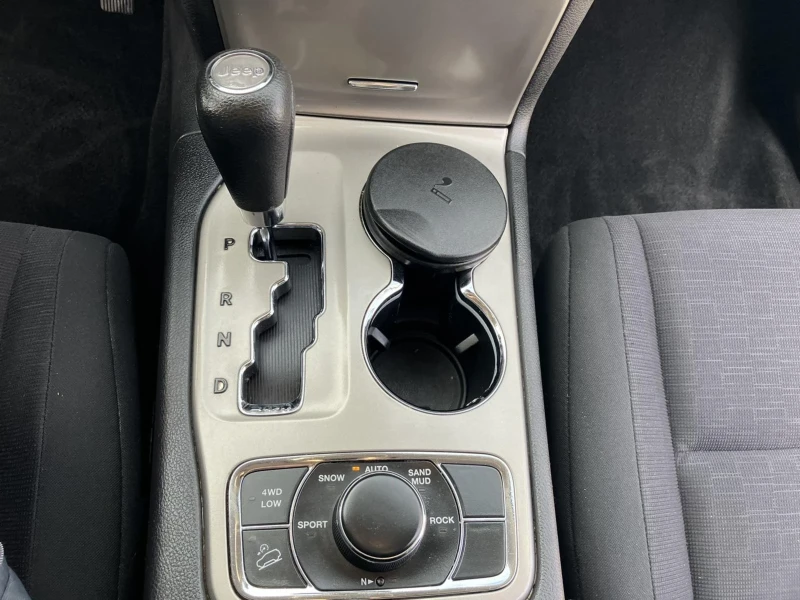 Jeep Grand cherokee, снимка 14 - Автомобили и джипове - 52011769