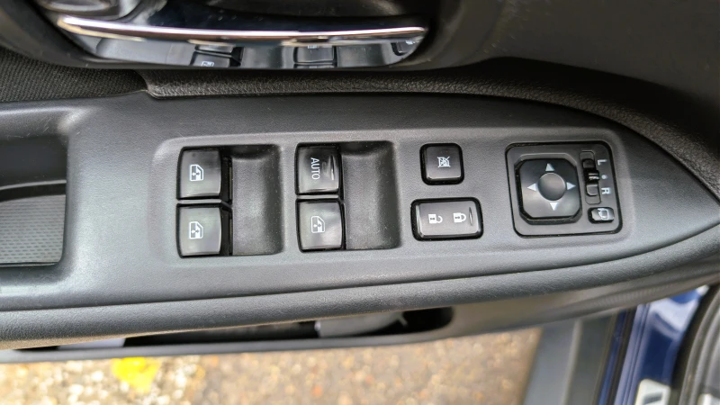 Mitsubishi Outlander 3.0 V6 4x4, снимка 15 - Автомобили и джипове - 53239093