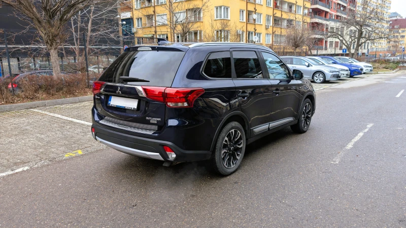 Mitsubishi Outlander 3.0 V6 4x4, снимка 5 - Автомобили и джипове - 53239093