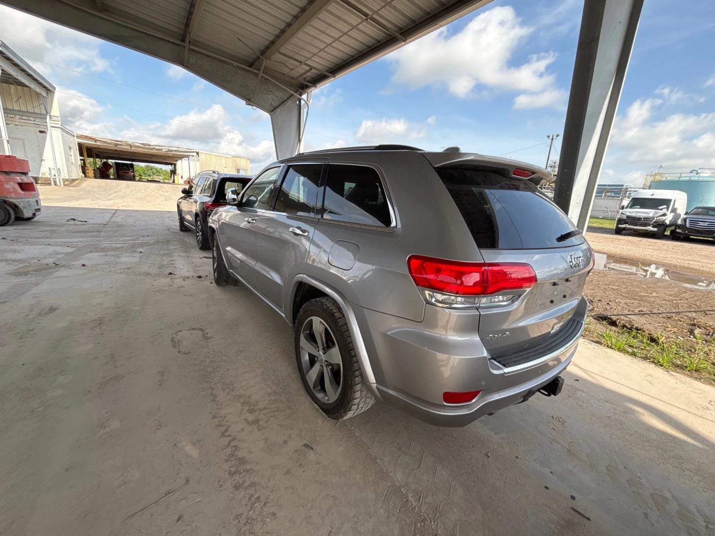 Jeep Grand cherokee OVERLAND 78000км  - изображение 6