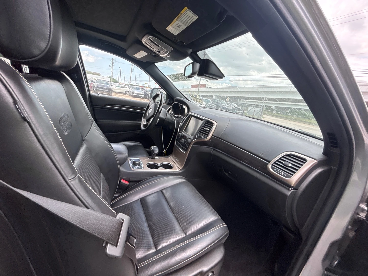Jeep Grand cherokee OVERLAND 78000км  - изображение 9