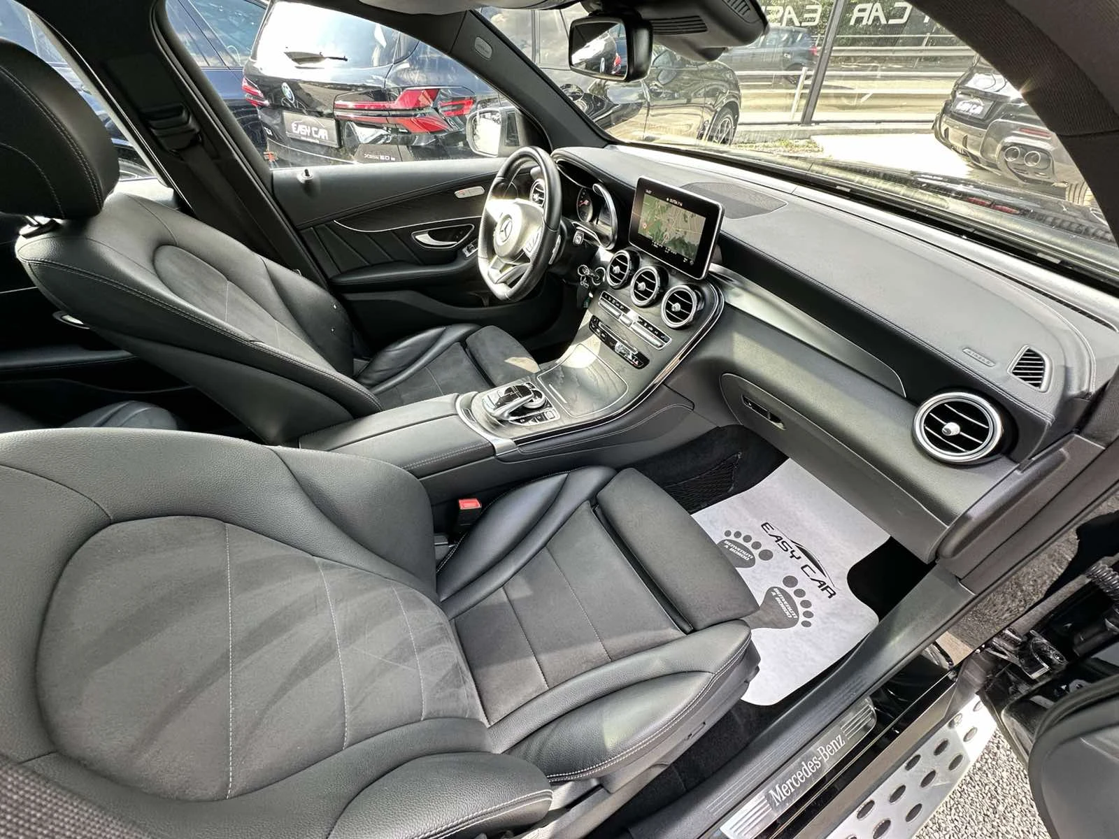 Mercedes-Benz GLC 350 e 4M/ PANO/NAVI - изображение 10