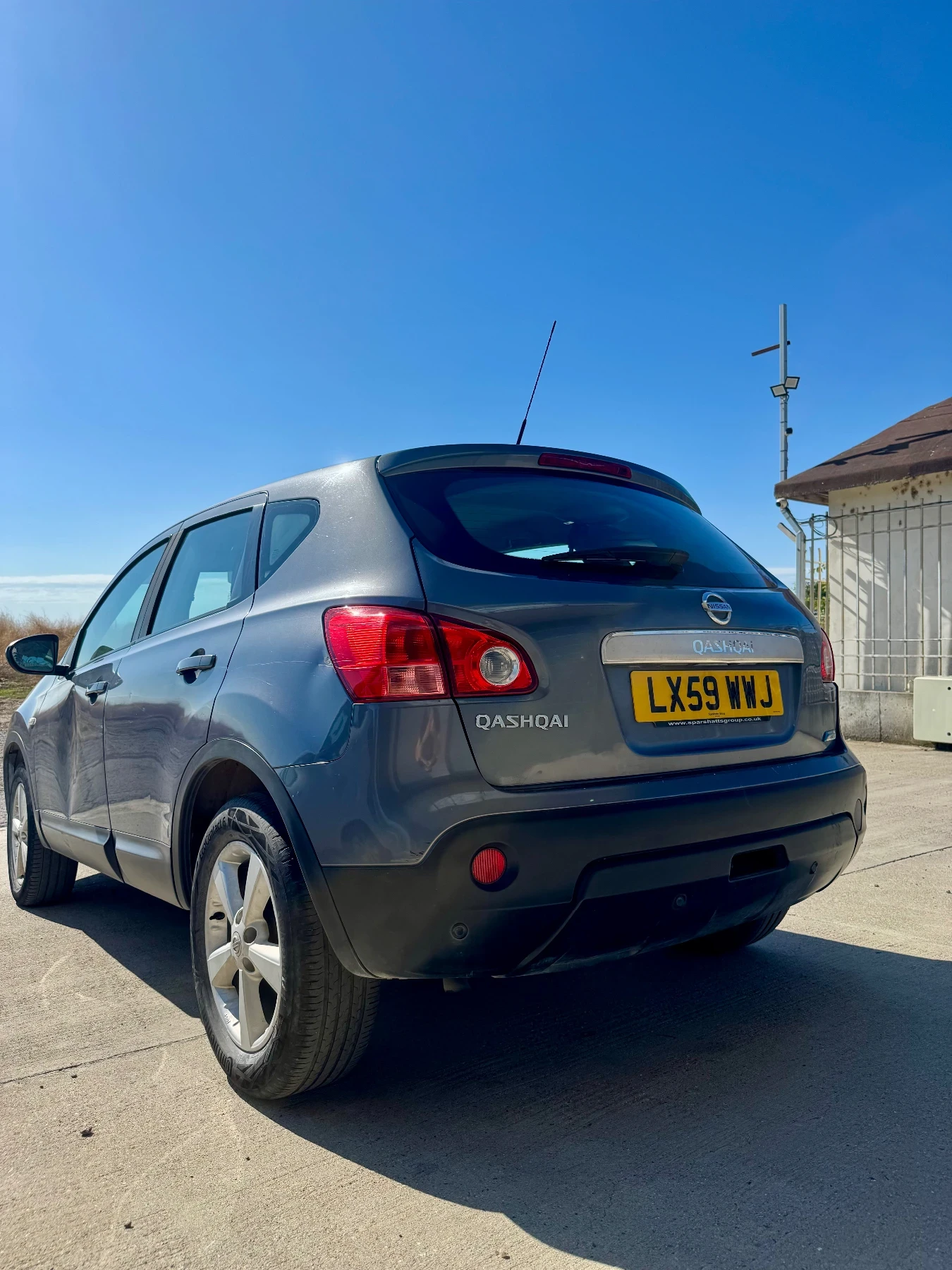 Nissan Qashqai 1.5 DCI - Десен Волан - изображение 4