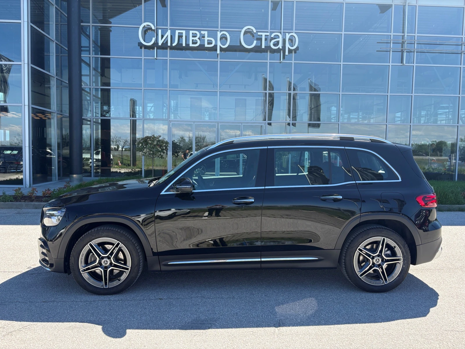 Mercedes-Benz GLB 200d 4MATIC 6+ 1, снимка 2 - Автомобили и джипове - 53335418