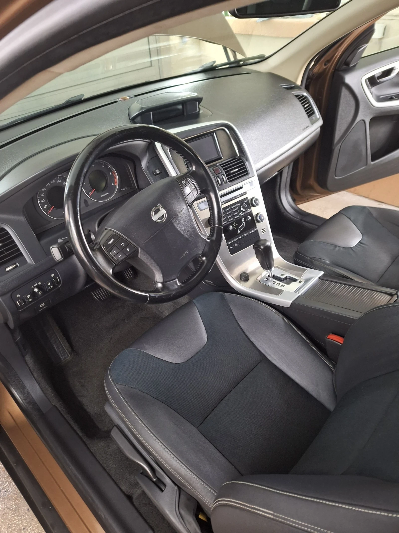 Volvo XC60 2.4 163кс  - изображение 9