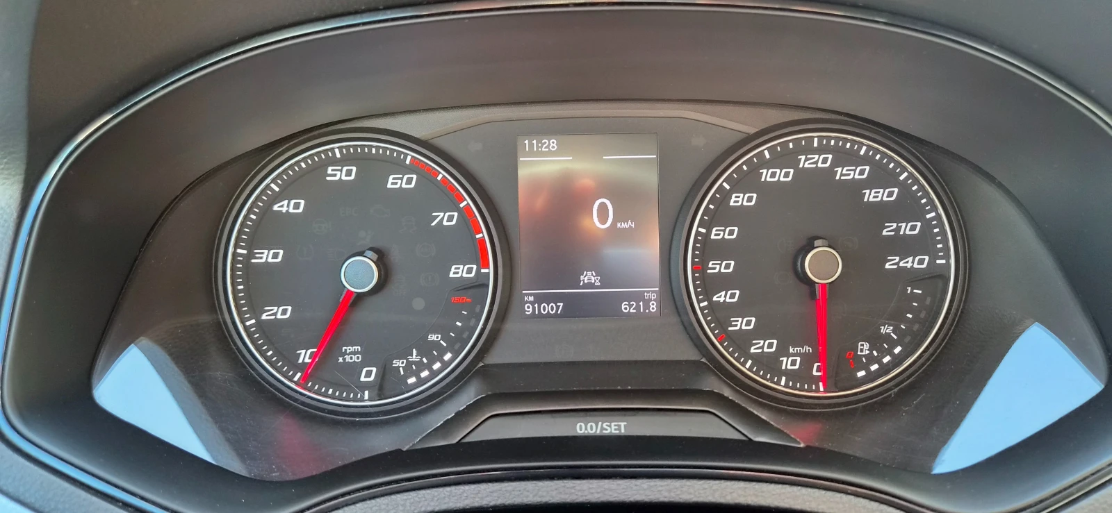 Seat Arona 91000km. , снимка 11 - Автомобили и джипове - 53785006