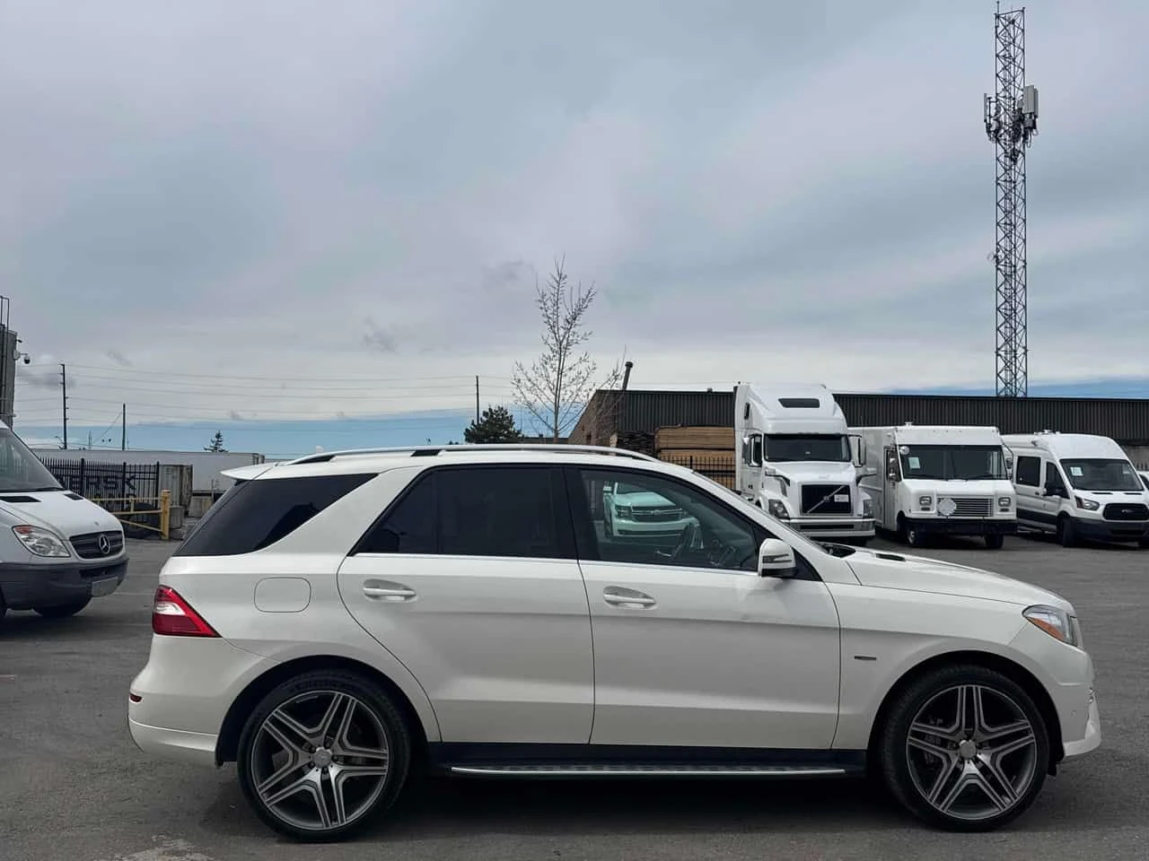 Mercedes-Benz ML 350 * BlueTEC * CARFAX * ЦЕНА ДО БГ, снимка 4 - Автомобили и джипове - 54240032