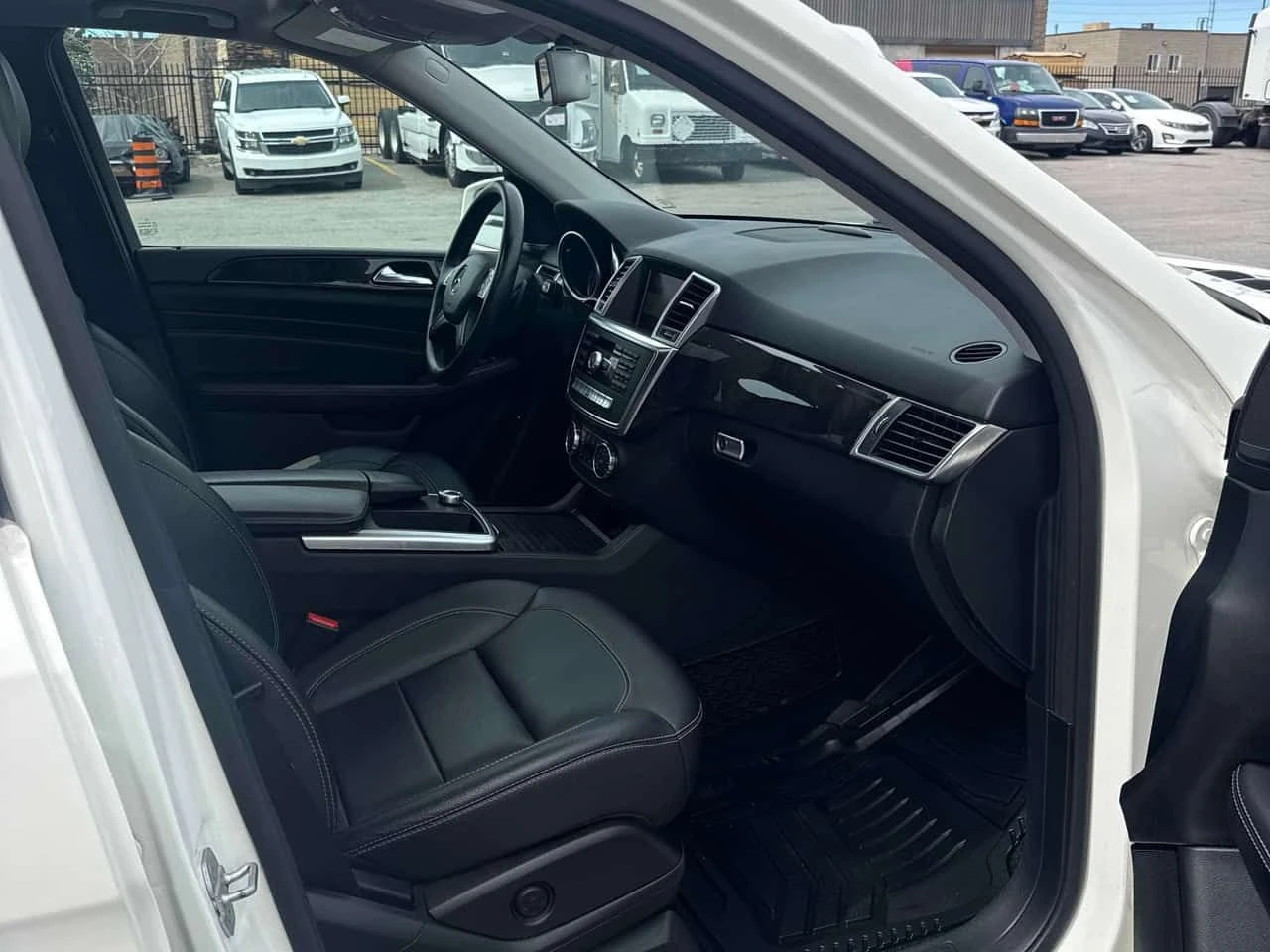 Mercedes-Benz ML 350 * BlueTEC * CARFAX * ЦЕНА ДО БГ, снимка 7 - Автомобили и джипове - 54240032