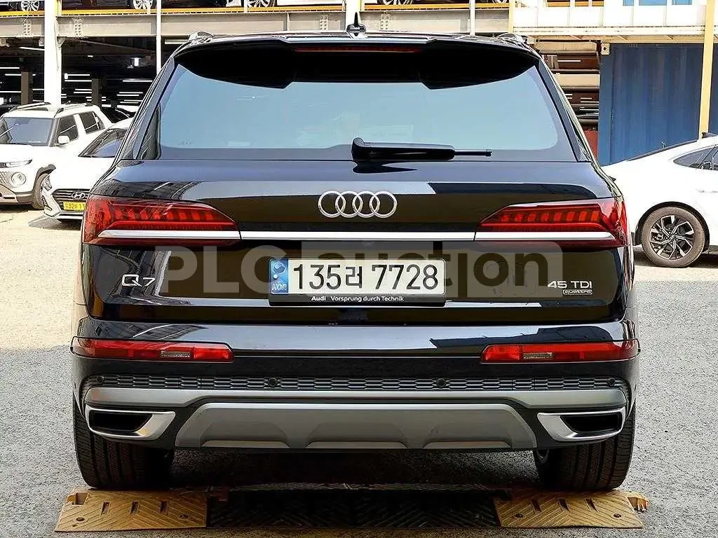 Audi Q7 ОБДУХВАНЕ * ДИСТРОНИК * HEAD-UP * B&O * * , снимка 3 - Автомобили и джипове - 54999456