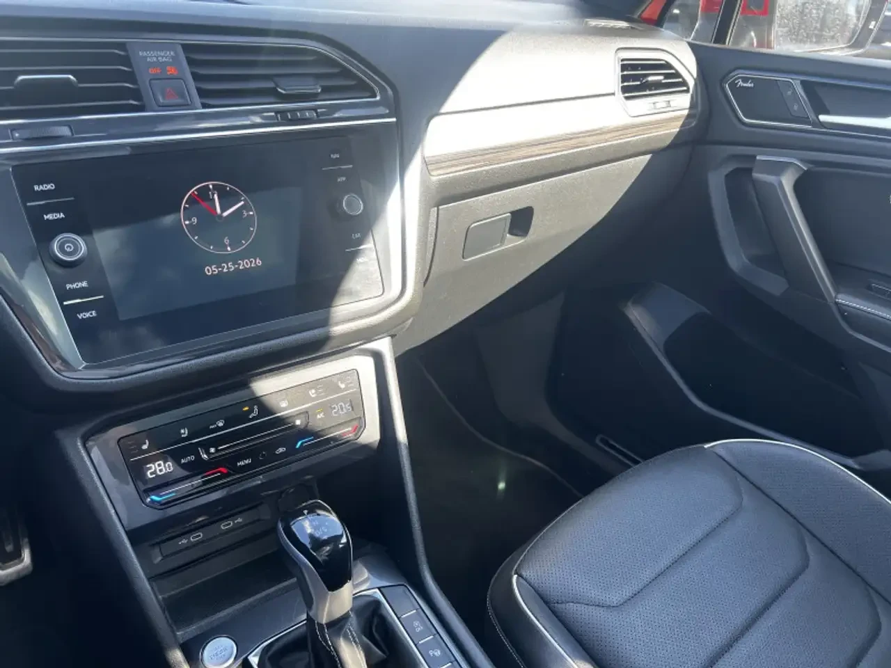VW Tiguan R-Line Highline* 4Motion* Distr* Обдухване* Pano, снимка 7 - Автомобили и джипове - 55505320