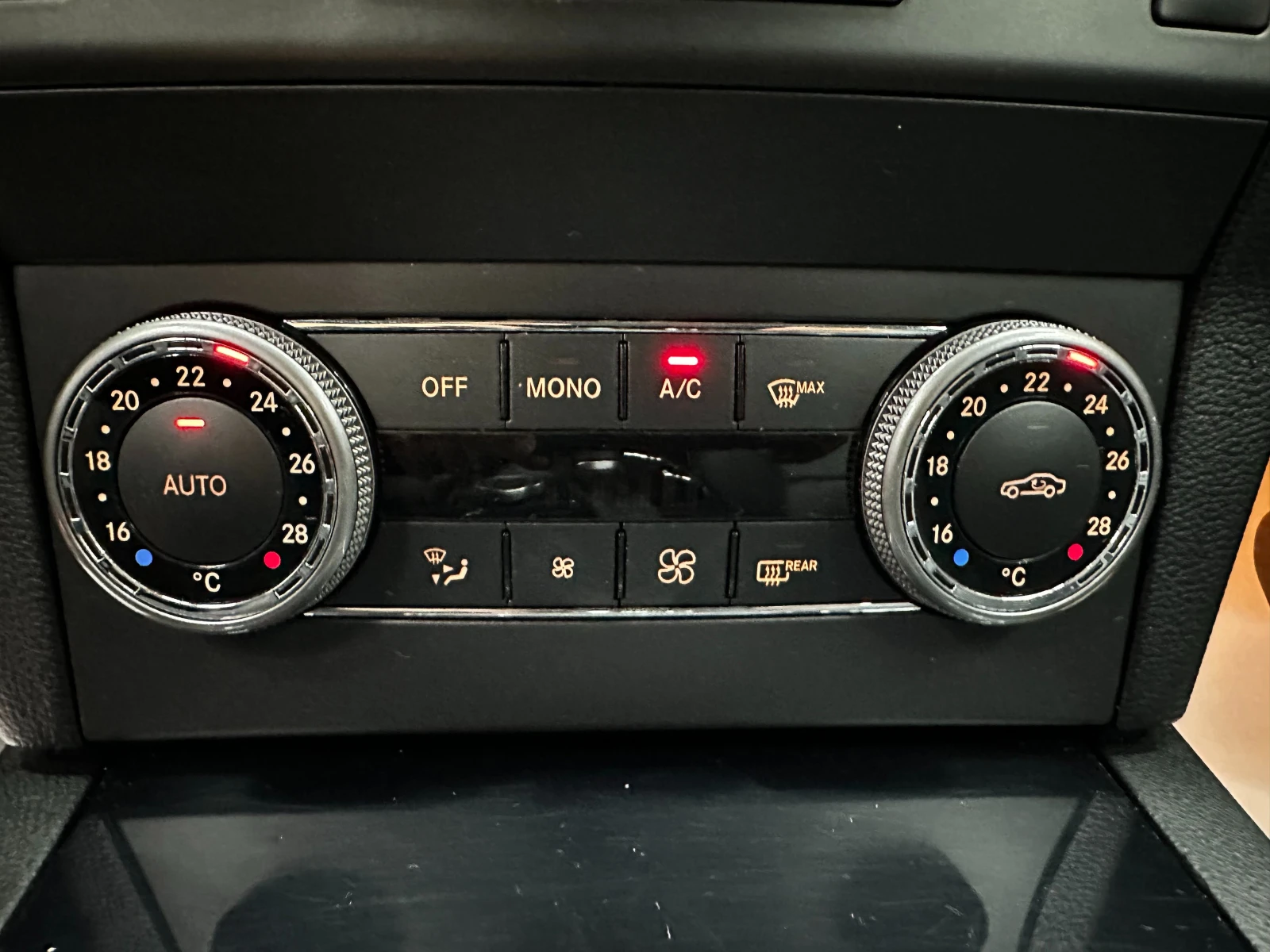 Mercedes-Benz GLK 280/Газов инж/ГАРАНЦИЯ 6 мес/Уникално запазен, снимка 12 - Автомобили и джипове - 56148615